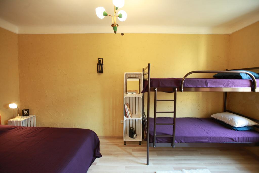 Apartment On Zaliznychna リヴィウ 部屋 写真