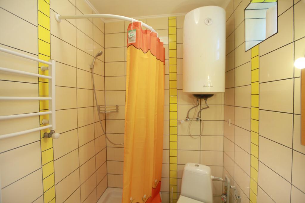 Apartment On Zaliznychna リヴィウ エクステリア 写真