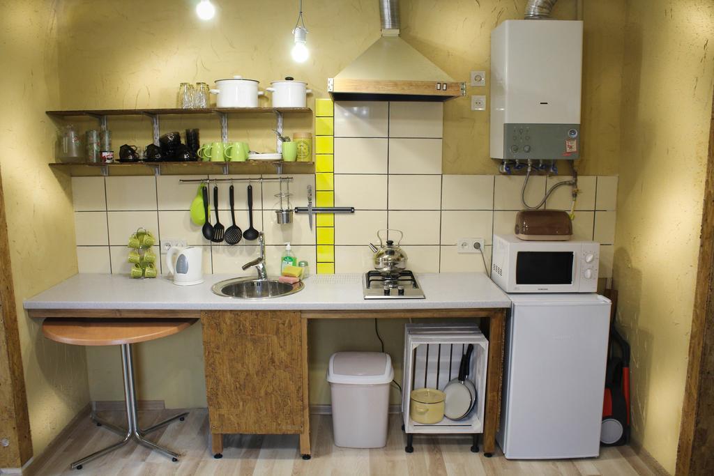 Apartment On Zaliznychna リヴィウ エクステリア 写真