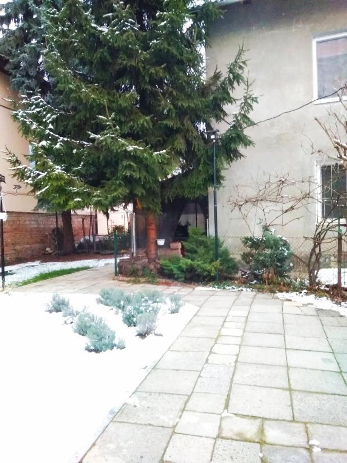 Apartment On Zaliznychna リヴィウ エクステリア 写真
